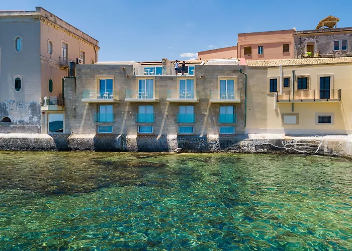 Hotel vicino al College: Re Dionisio Luxury Suites